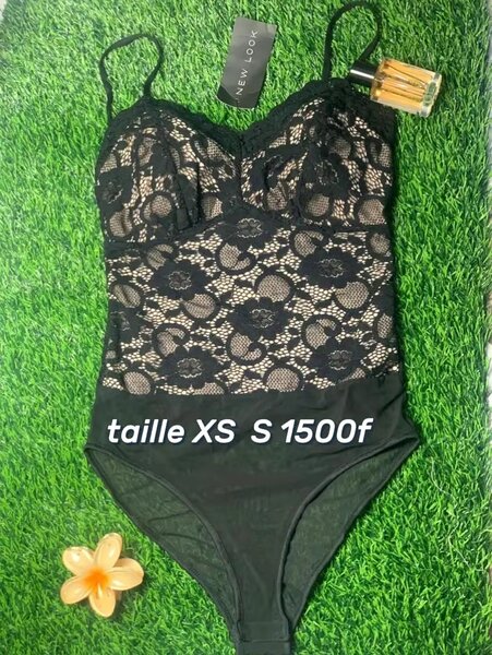 Body en dentelle noire sexy