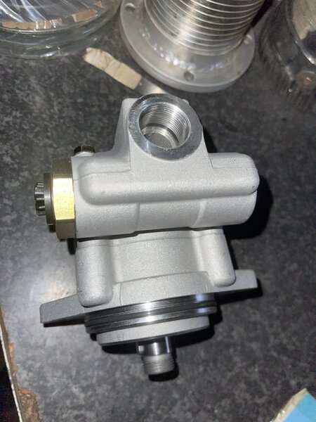 Steering pump