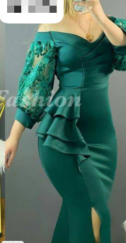 Robe ajustée émeraude avec manches en dentelle et taille drapée