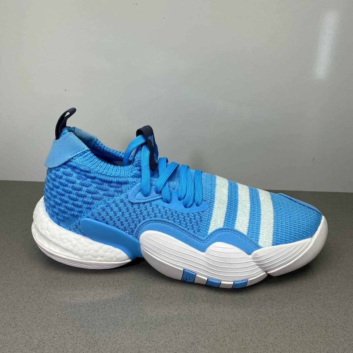 Pointure 48,5 (Trae Young 2)