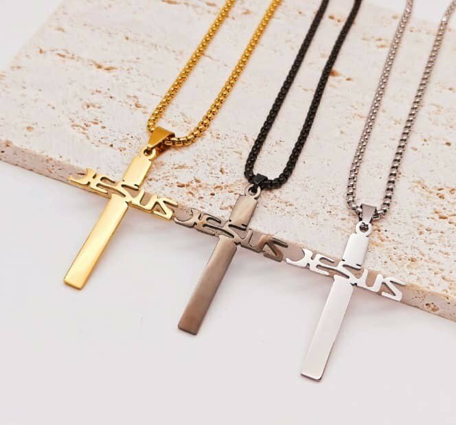 Collier pendentif croix
