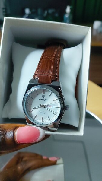 Elegant Quartz Wristwatch