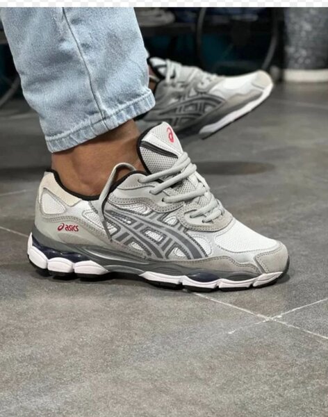 Chaussures de Sport Asics