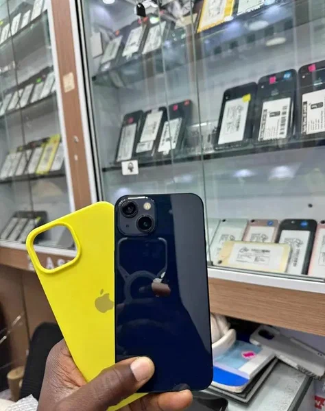 iPhone 13 avec coque