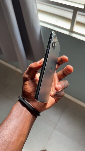 UK used iPhone 11 Promax