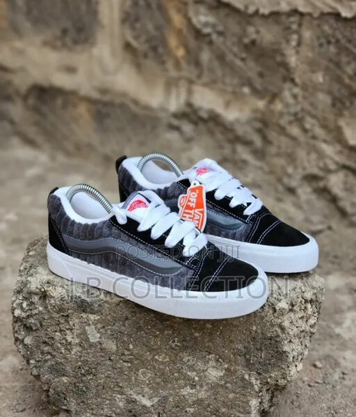 Baskets en toile noir et blanc