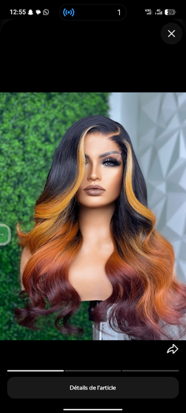 Perruque ondulée tricolore