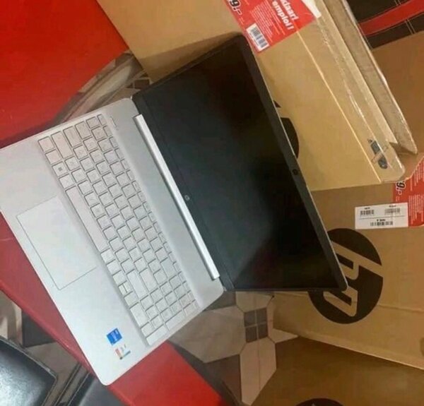 HP Laptop 15'' Intel i5