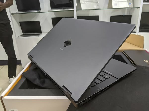 • OMEN by HP Gaming Laptop 16-n0033dx (Open Box)