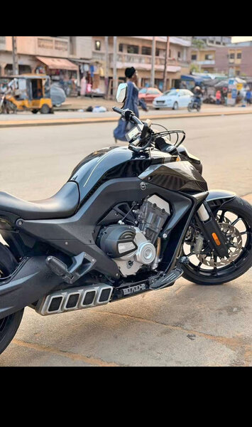 Moto puissante et stylée