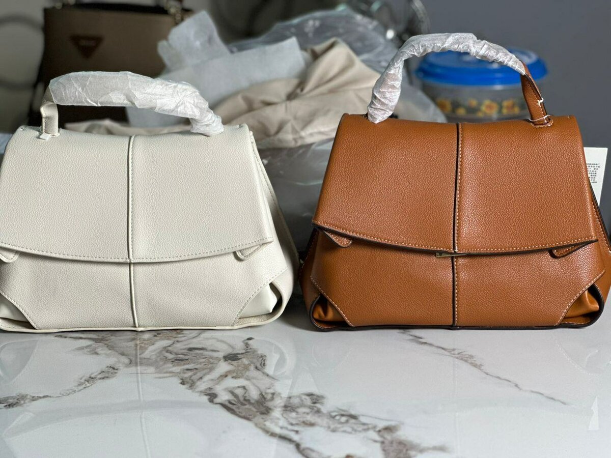 Sac à main en cuir avec cofret