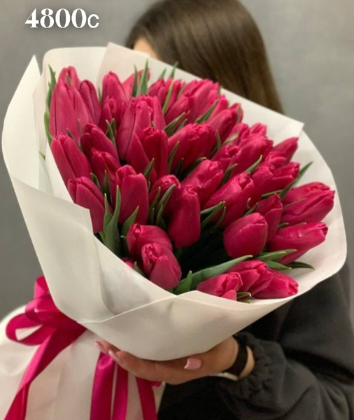 Яркие тюльпаны