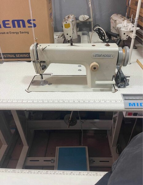Machine à coudre industrielle
