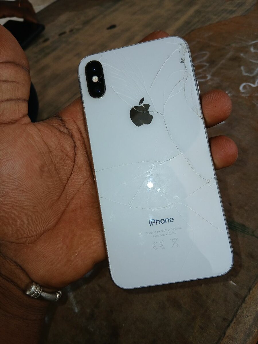 iPhone X antichoc cassé