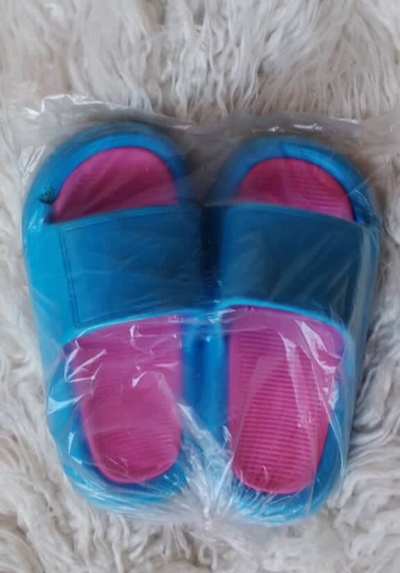 Kids slippers for sale