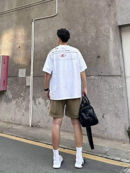 T-shirt oversize homme tendance