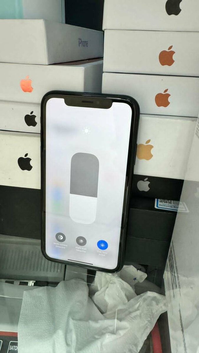 *ipho64gigane Xr  état 10/10 : tout passe prix 95.000f