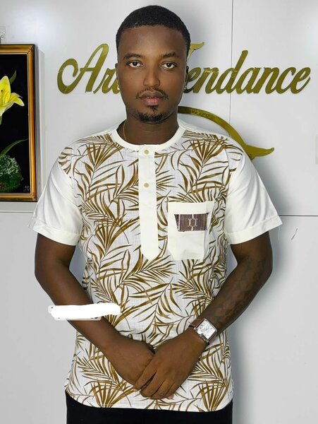 T-shirt élégant à motifs