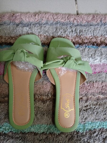Chic sandales