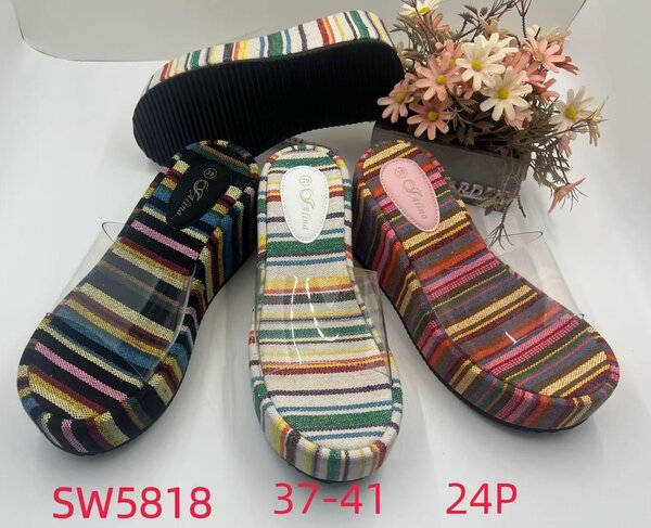 Sandales à talons rayées