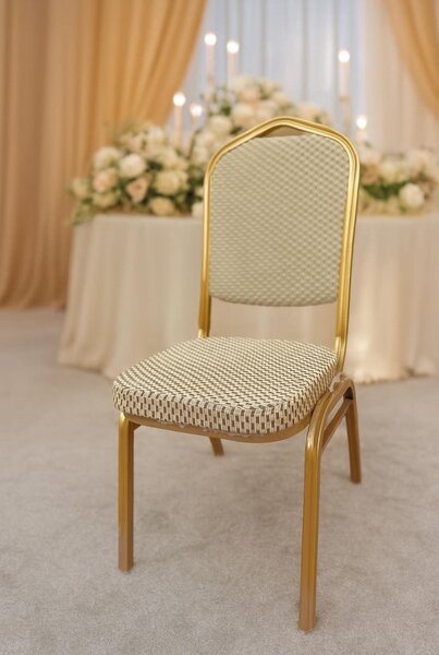 Chaise de banquet élégante