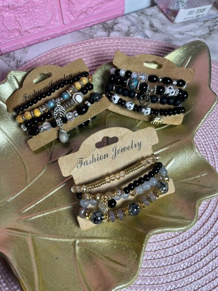 Bracelets noirs (1 lot)