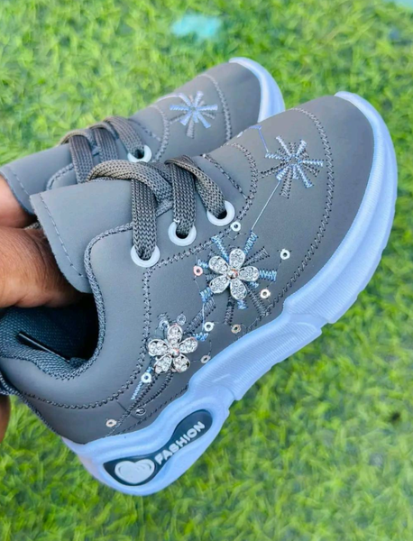 Kids sneakers