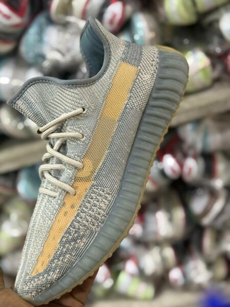 Yeezy boots 350