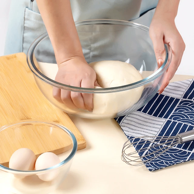 GLASS SALAD OR MIXING BOWL