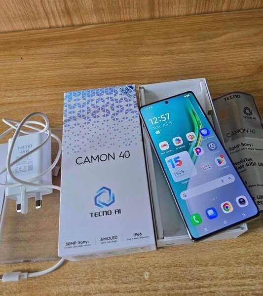 Smartphone Tecno Camon 40