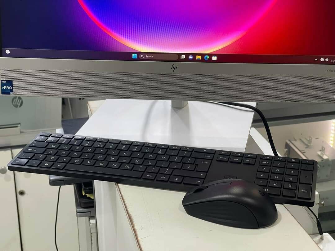 HP EliteOne 840 23.8" G9