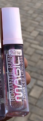 Romantic rain lipgloss