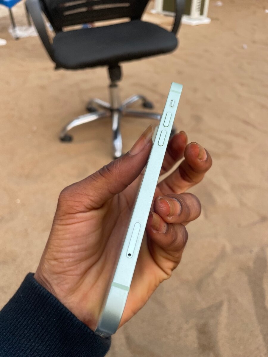 iPhone12  256gig bh88