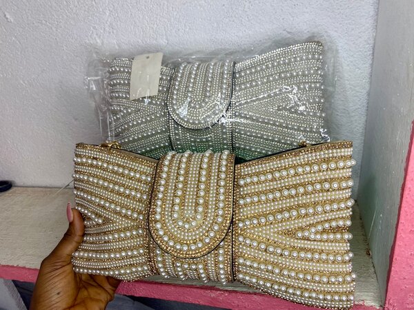 Sac à main perlé élégant