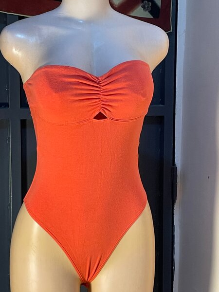 Maillot de bain bustier rouge