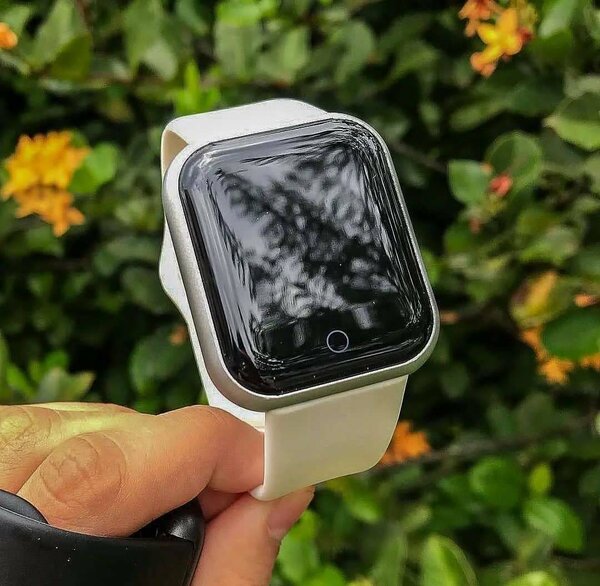 * MONTRE CONNECTÉE D20*