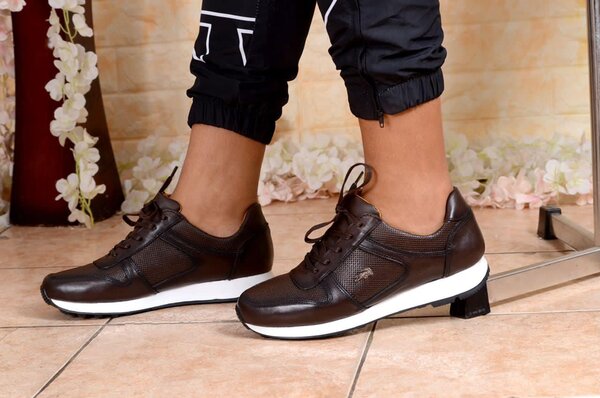 Baskets en cuir marron pour hommes