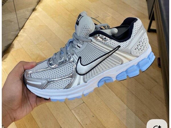 Baskets de running Nike argentées