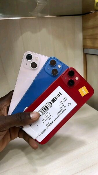 IPhone 13 simple 128GB quasi neuf Disponible