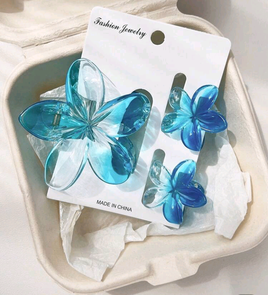Pinces à cheveux fleur bleue