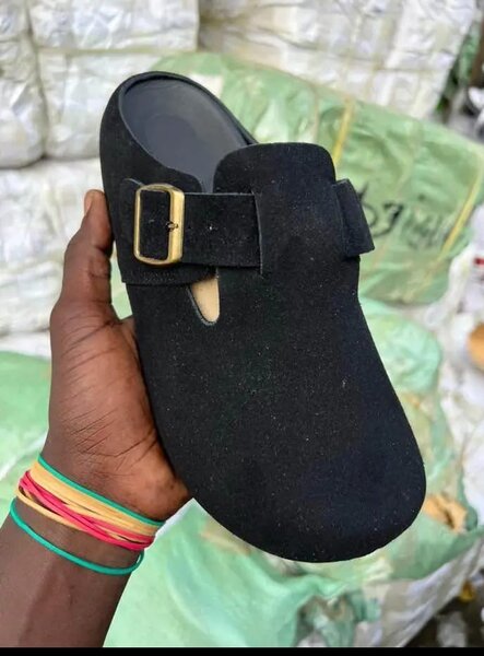 Sandale confortable en suède