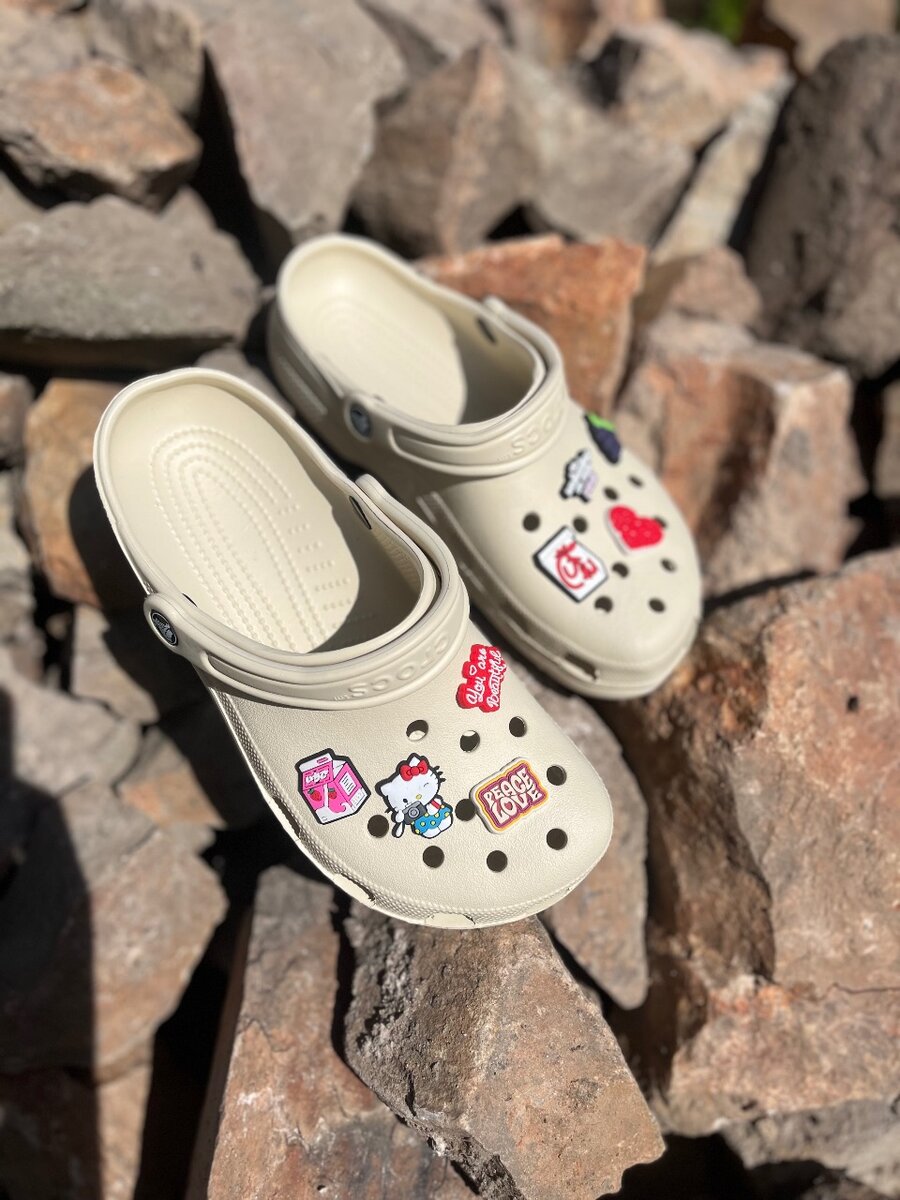 ICONIC CLASSIC CROCS