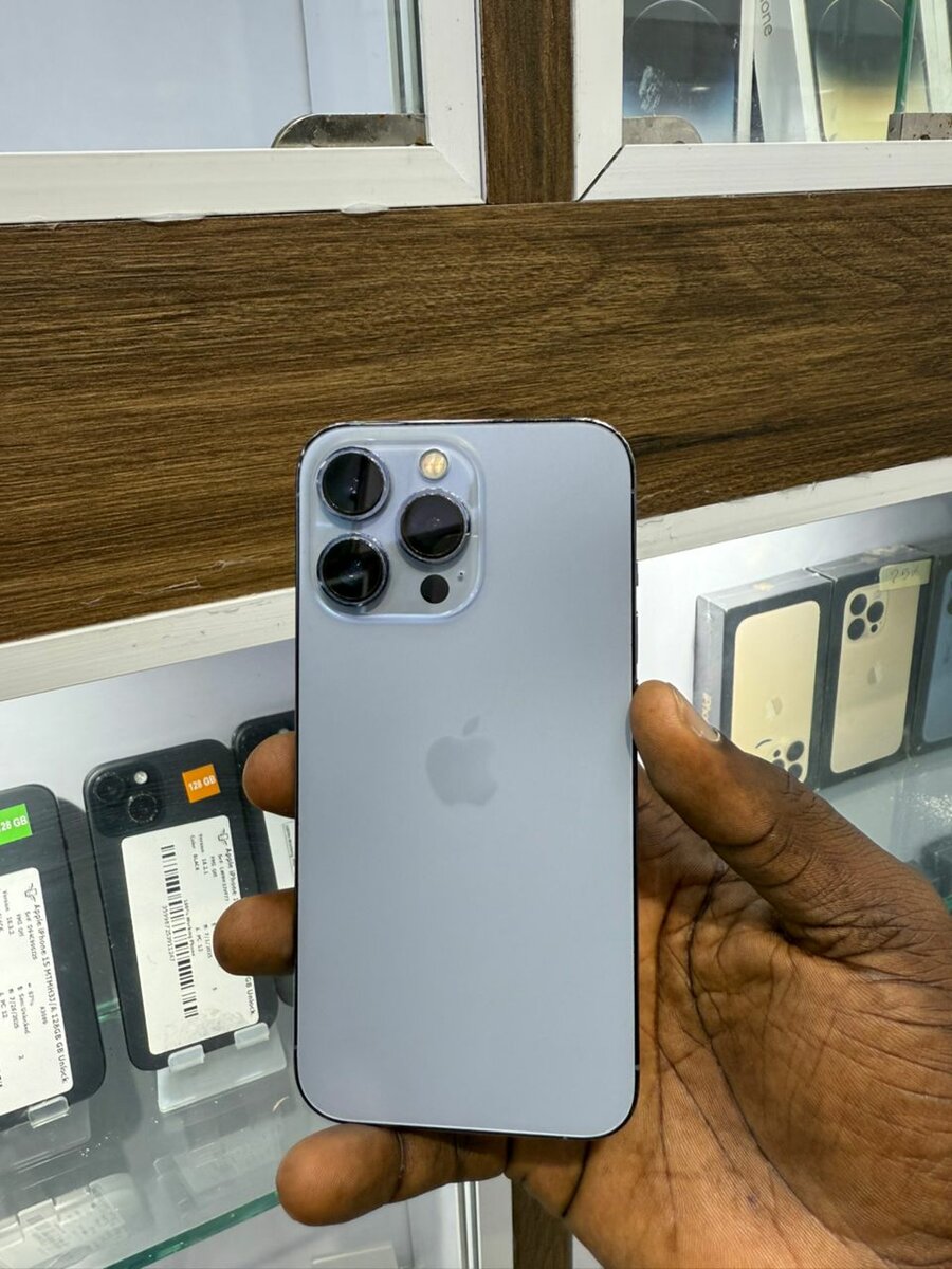 13pro 128g propre rien nes ch