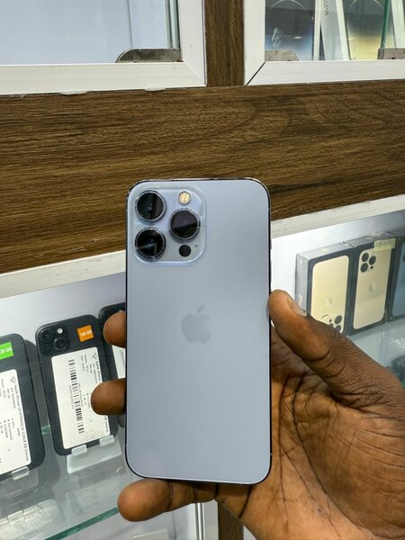 13pro 128g propre rien nes ch