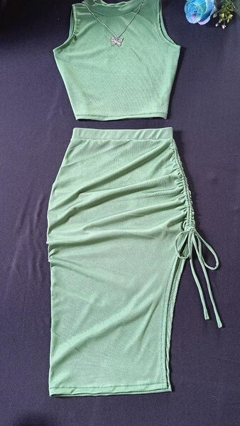 Ensemble top et jupe élégant