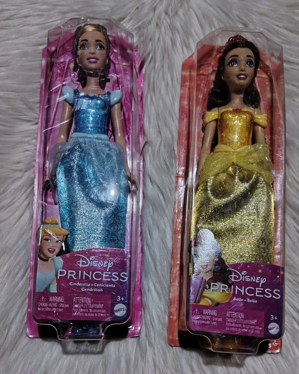 Poupées Disney et Barbie