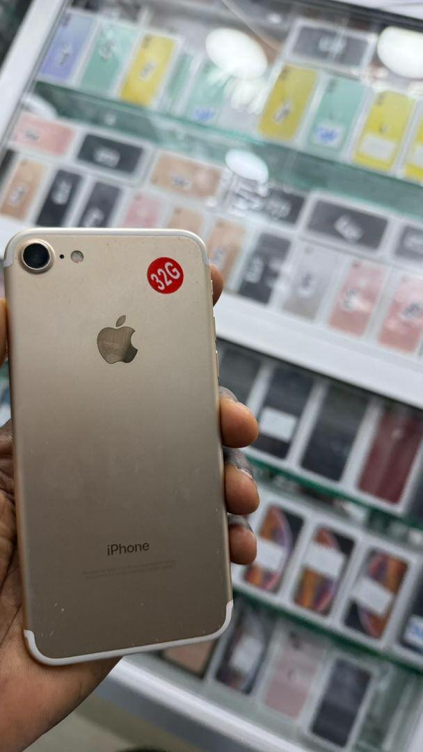 *iphone 7 32g état 10/10 : 45.000