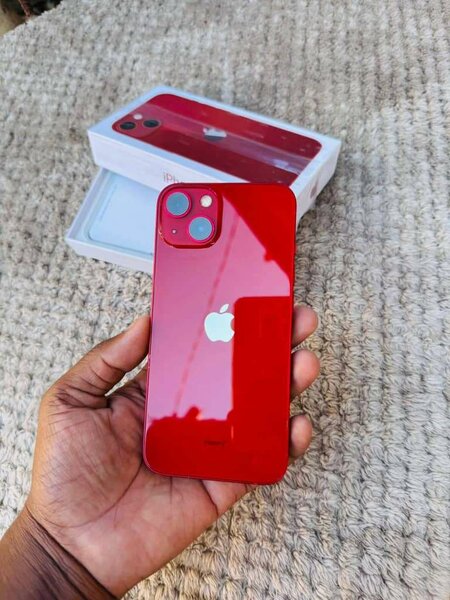 iPhone 13 Rouge et Bleu