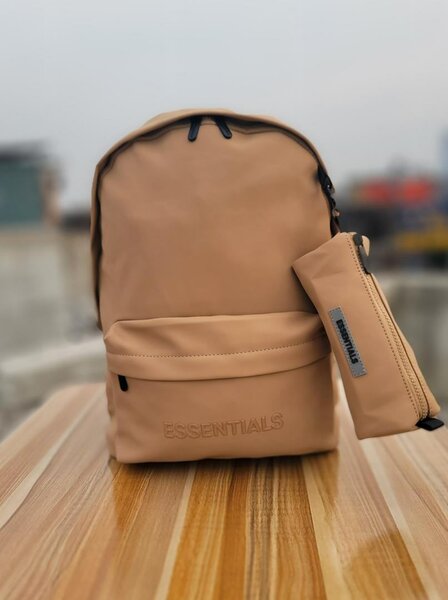 Sac à dos Essentials avec trousse