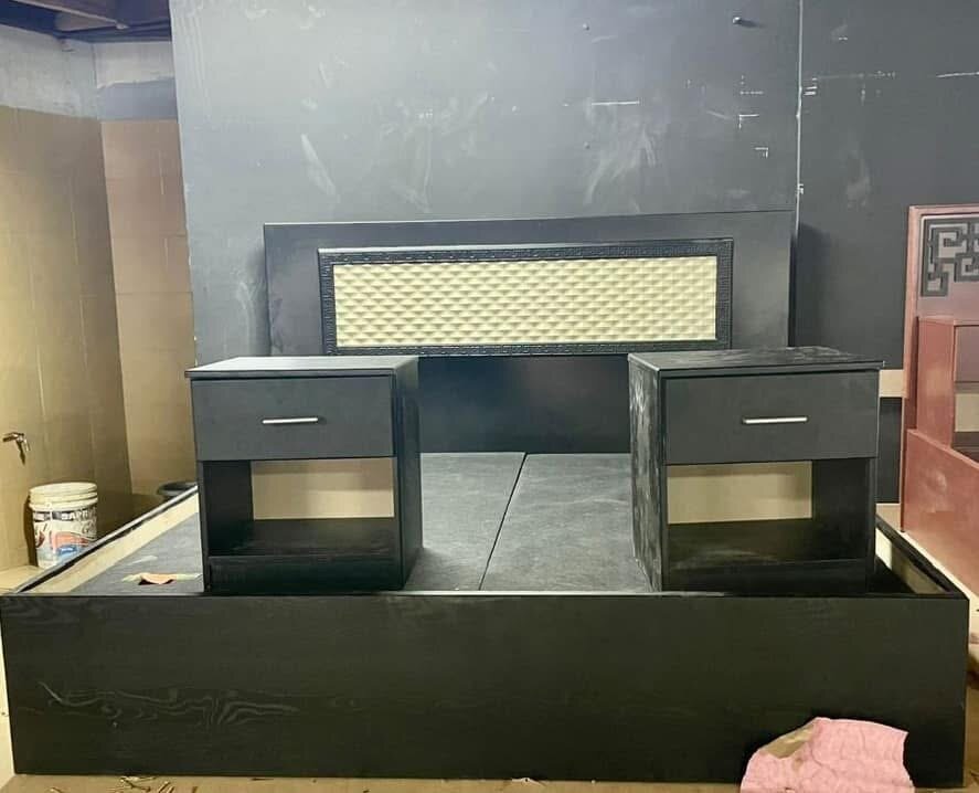 Ensemble de Lit avec Tables de Nuit